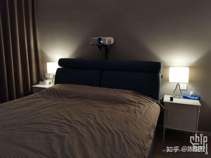 卧室安装投影仪效果图图片