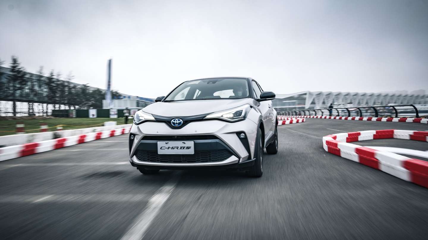 颜值犀利试驾广汽丰田c Hr双擎 知乎