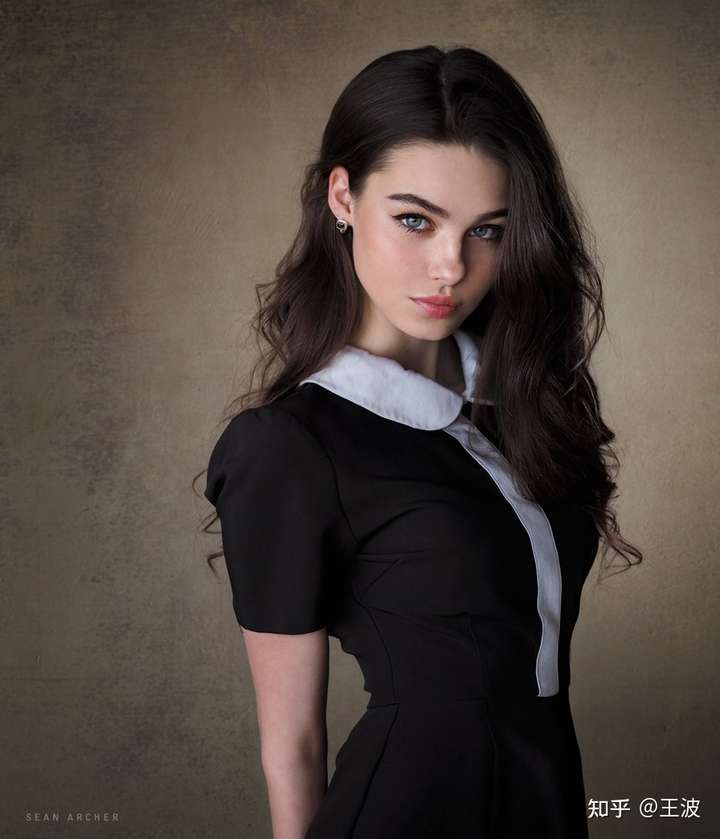 1.2,1.4的50,85定拍人像时候,都要用av模式把光圈锁最大效果才好吗?