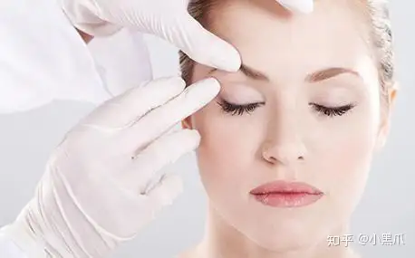 眼部保养按摩，让你的眼睛炯炯有神丨眼部按摩保护视力的方法