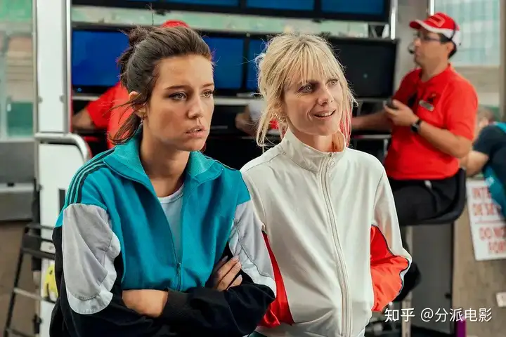 《女僚机》女盗三人行？Netflix又来爽片！