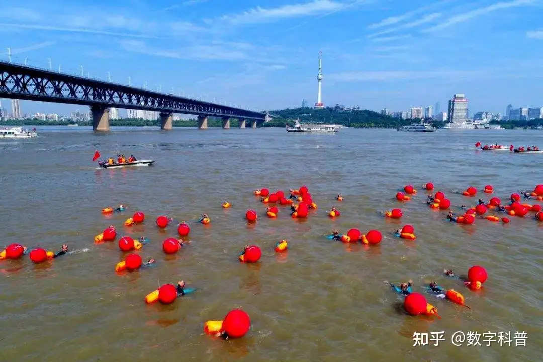 武汉渡江节，原来是为纪念毛主席18次畅游长江而举办的全民节日- 知乎