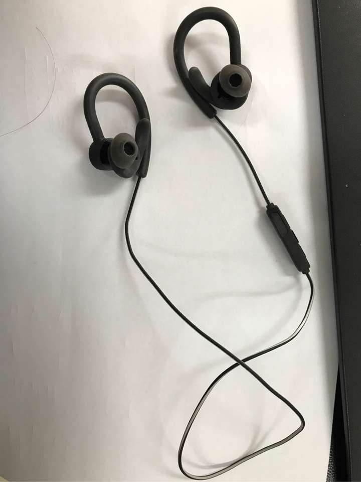 入手入耳式耳机,求推荐.适合出街旅游的.价格千元以内就可以了?