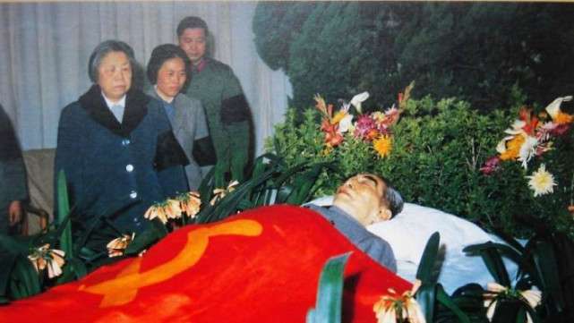 毛泽东对吴旭君说我死后要火葬 去世后 政治局 永久保存遗体 知乎