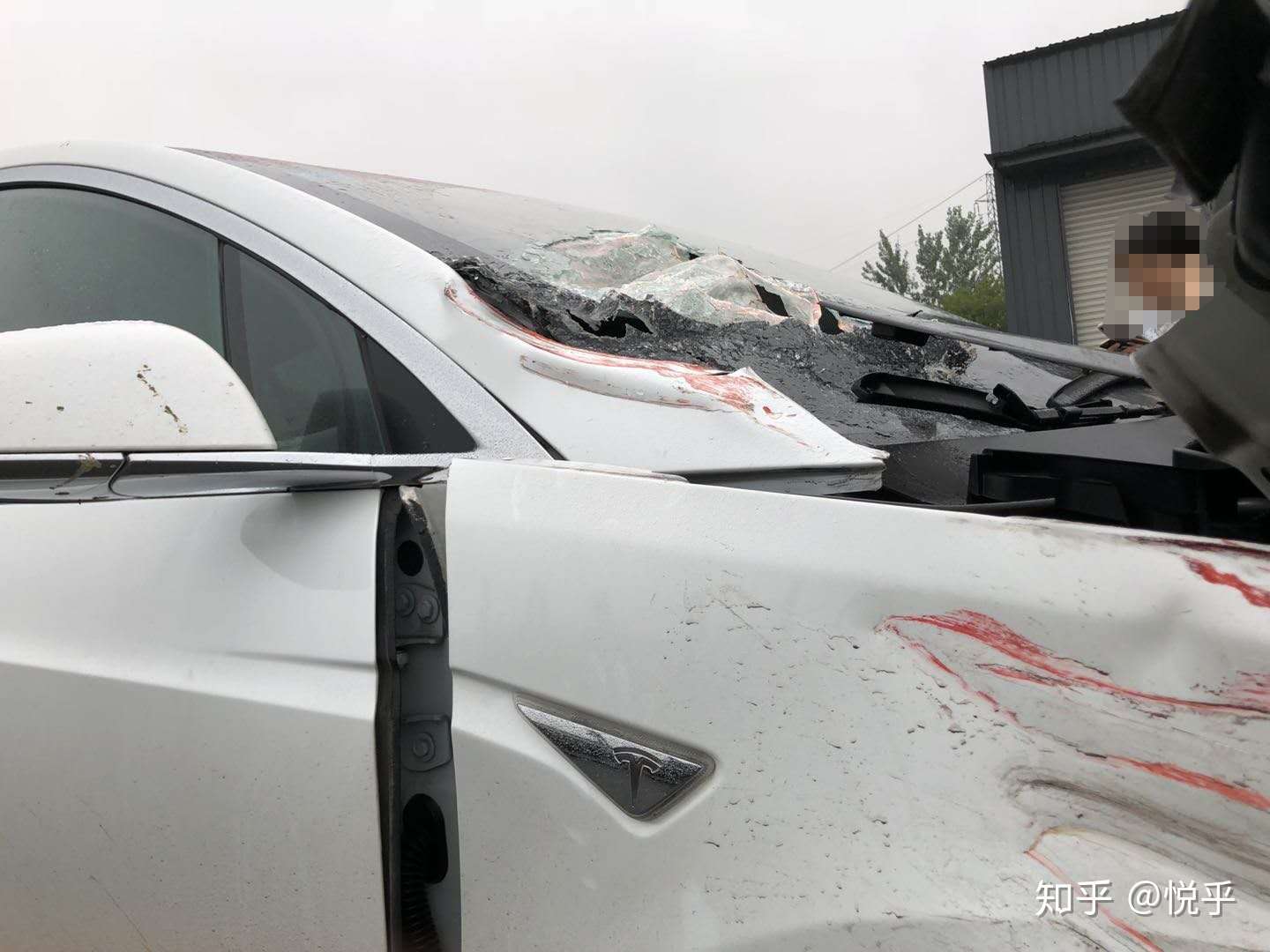 特斯拉车主卑微维权 Model3自动驾驶突然加速撞渣土车 知乎