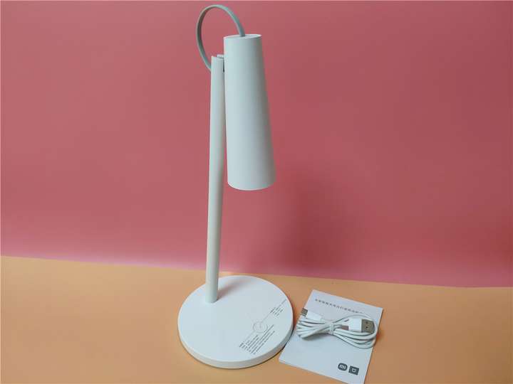 米家智能充电台灯评测：摆脱电源线束缚的光之小精灵