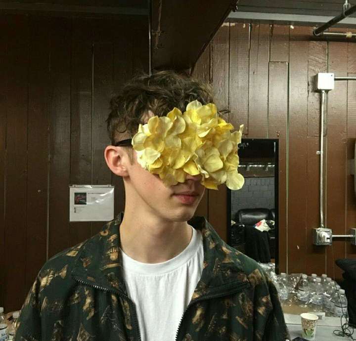 一个男生用戳爷当头像是不是gay