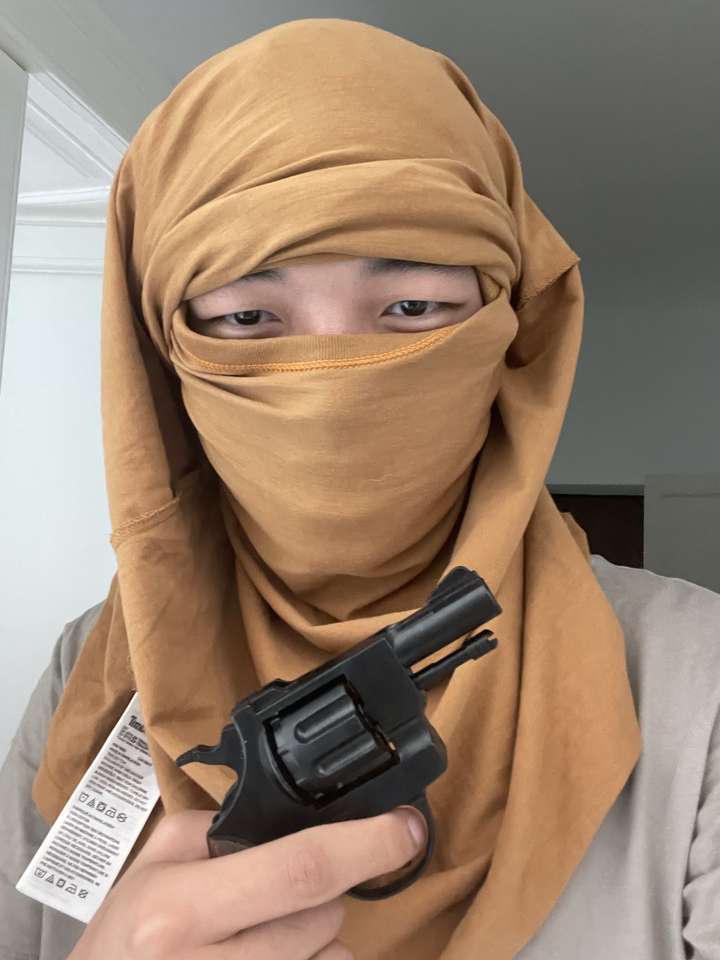 还有恐怖分子版小左轮