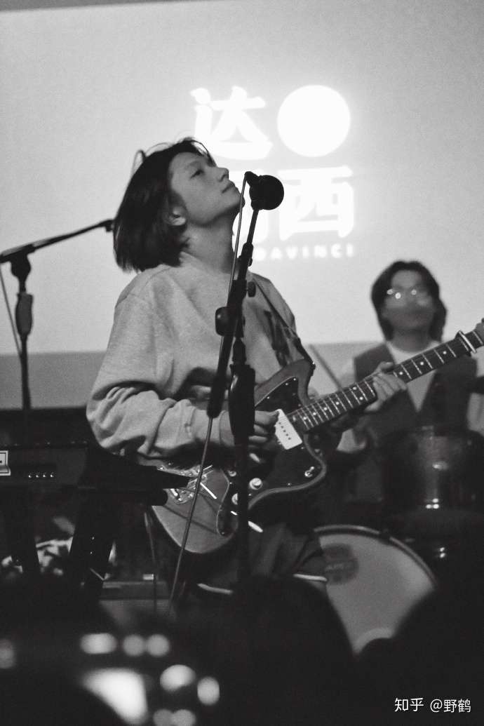 达闻西的主唱 嘿嘿