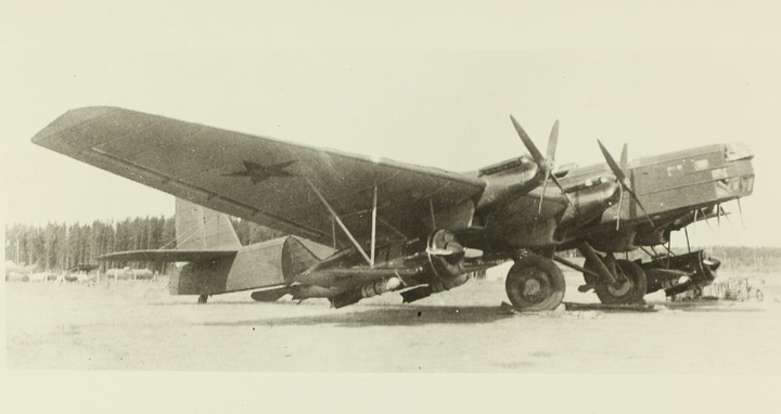 ͼ���з� TB-3  ���� [14]��  1930���׷ɣ�1939�����۵ĵ�������ը�����������Ҳ����һ����ͨ���ĸ��������Ĵ�ɻ�������