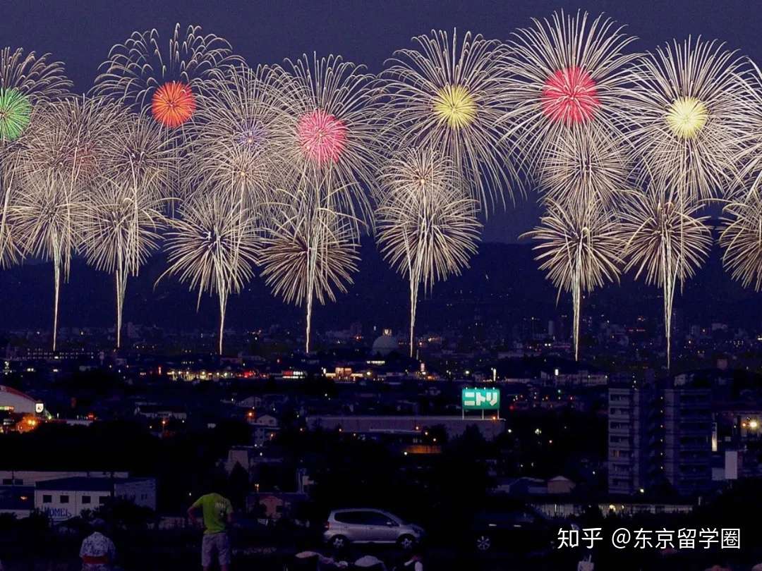 今年六一太浪漫了 日本全国秘密放花火 知乎