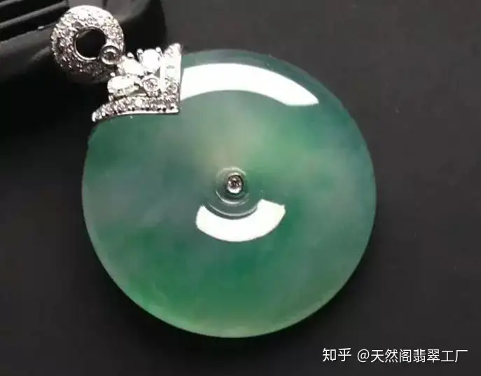 翡翠镶嵌有什么优点和缺点？镶嵌翡翠材料的种类，什么样的翡翠适 