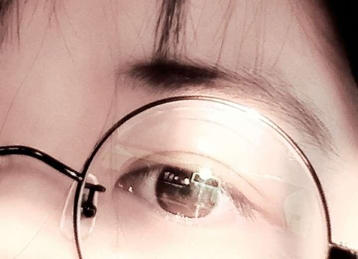 眼睛里有光的照片是怎样拍出来的?