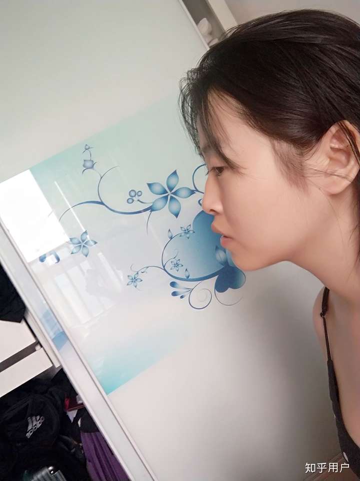 侧脸丑而正脸好看是一种什么体验?