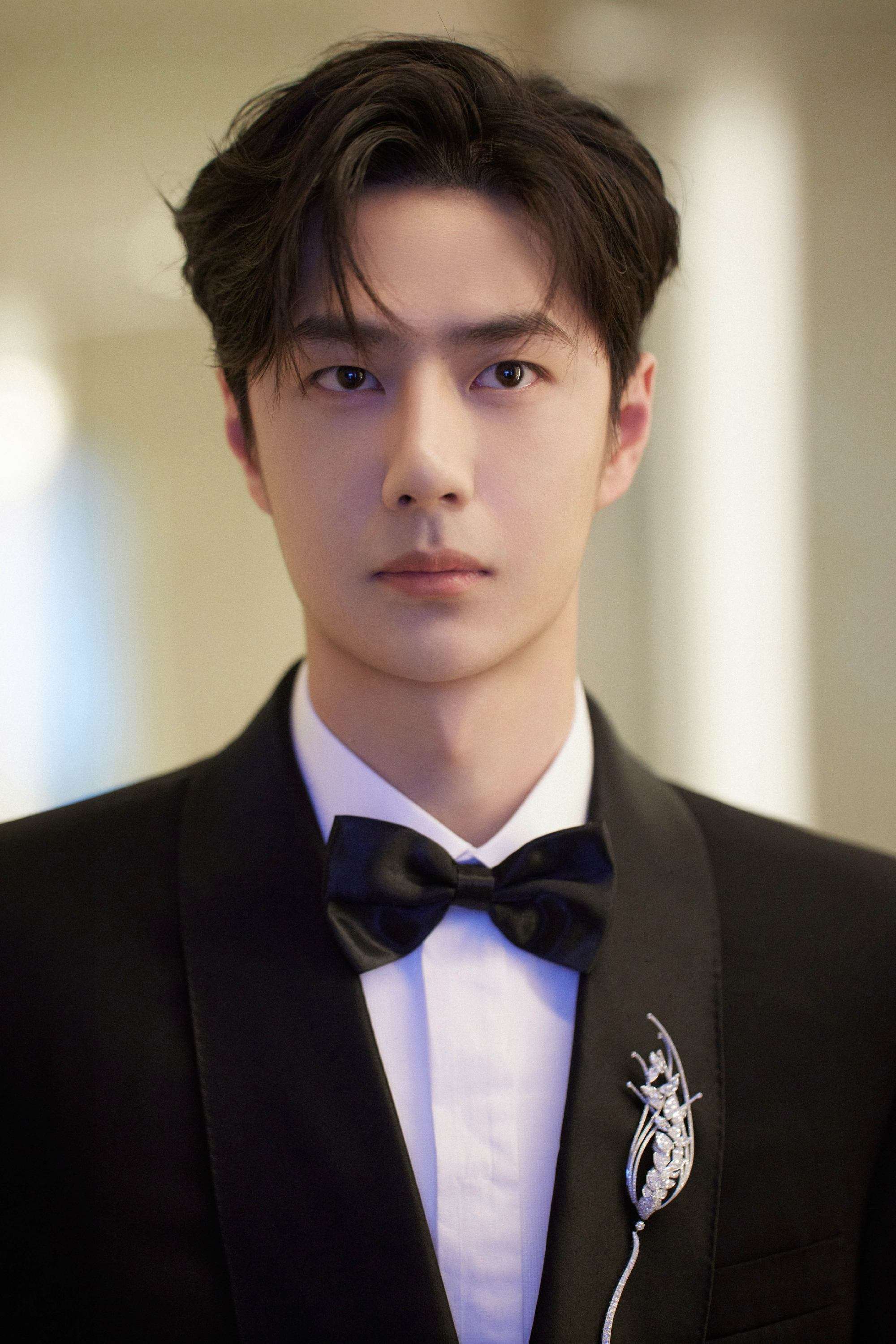 娱乐闪接触 的想法: 王一博佩戴chanel臻品珠宝亮相电影节活动