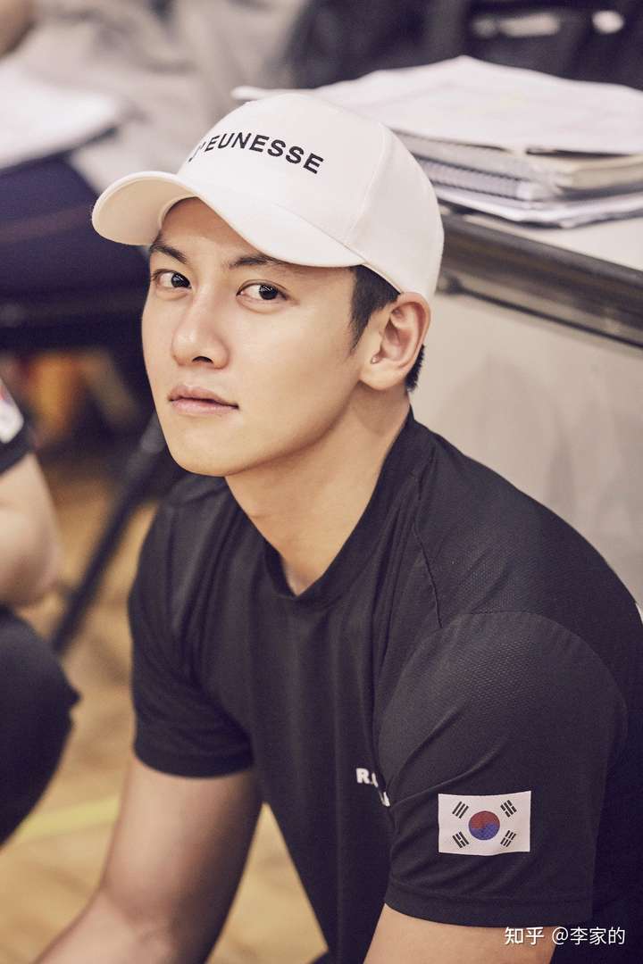 池昌旭,演技唱歌打戏运动全能,哲学家的思想和三岁孩子的性格.