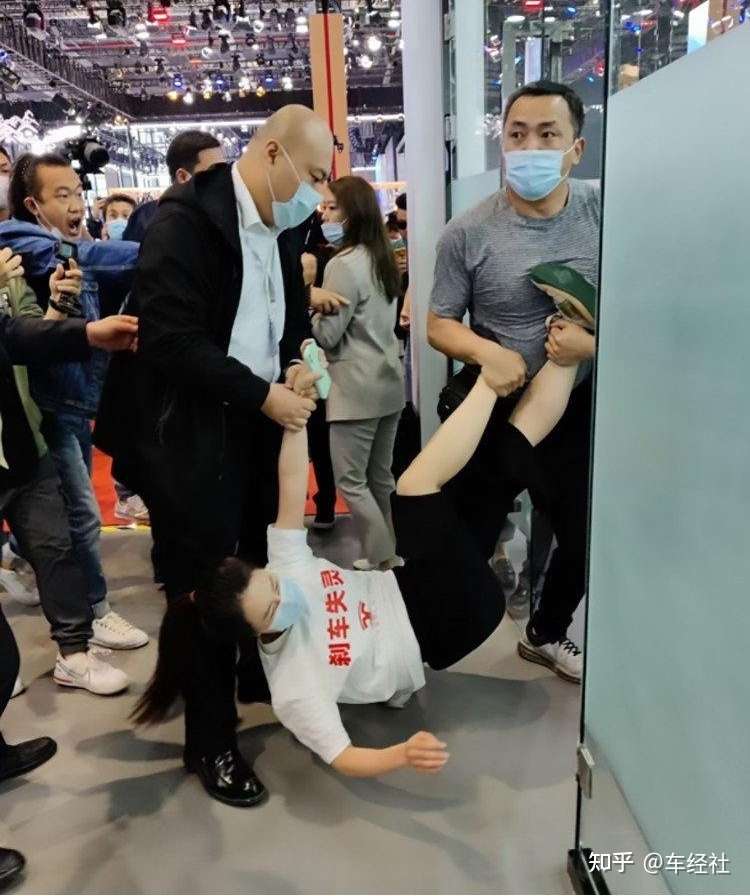 特斯拉男车主起诉维权女车主 都怪你 影响我 高知高收入 形象 知乎