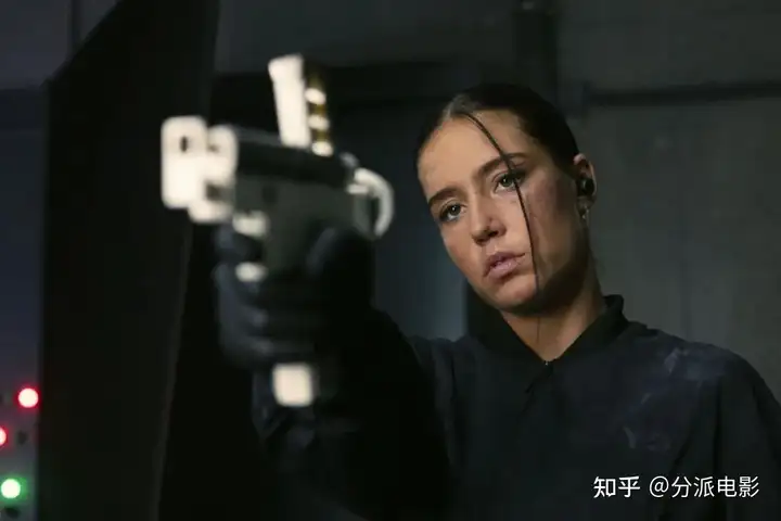 《女僚机》女盗三人行？Netflix又来爽片！