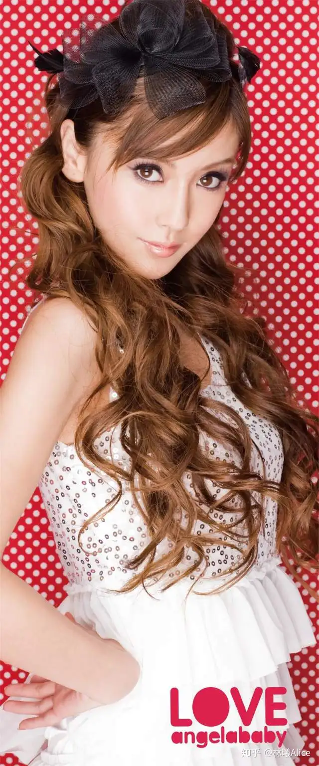 Angelababy从“香港嫩模”到“四小花旦”的资源变化- 知乎