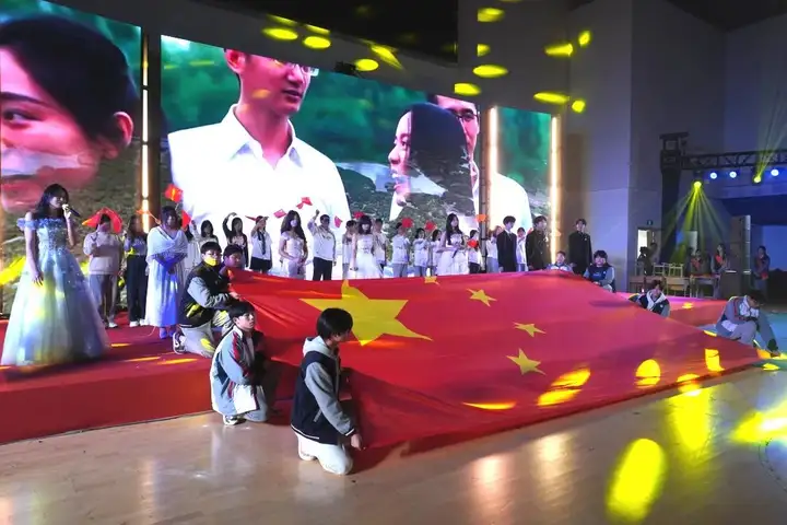 【活力校園】體藝融匯 活力迎新 | 塘棲校區(qū)體育藝術(shù)節(jié)閉幕式暨元旦晚會圓滿落幕!(圖28) 【活力校園】體藝融匯 活力迎新 | 塘棲校區(qū)體育藝術(shù)節(jié)閉幕式暨元旦晚會圓滿落幕!(圖28)