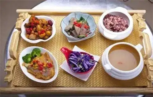月子餐30天，每天的详细食谱安排（回顾篇）