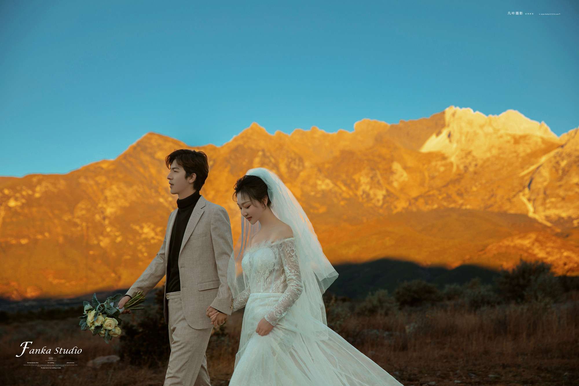 凡咔摄影全球旅拍 的想法: 丽江日照金山婚纱照分享 听说看到日照金