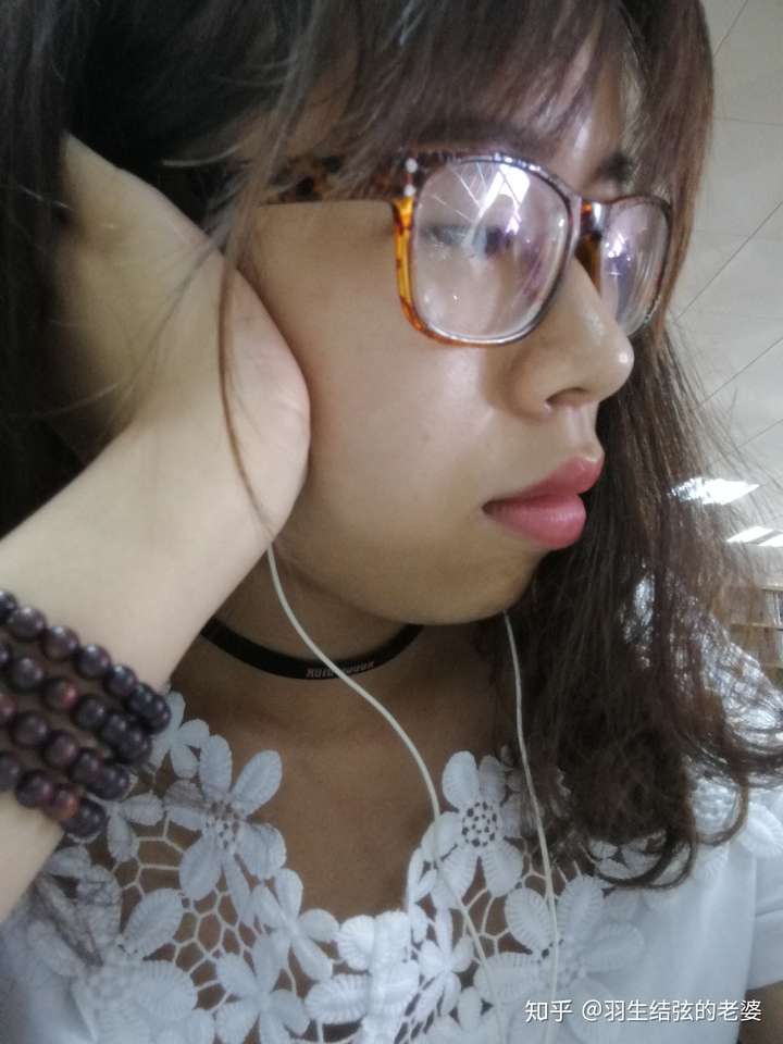 侧颜这样,大神能看一下我有凸嘴吗?