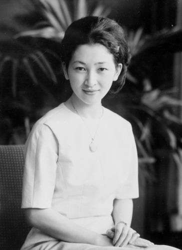 史上最美日本皇后 无双美貌换来59年囚牢般生活