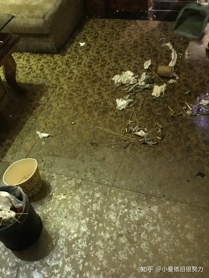 暑期大学生酒店当ktv少爷累嘛丨酒店当少爷是什么意思