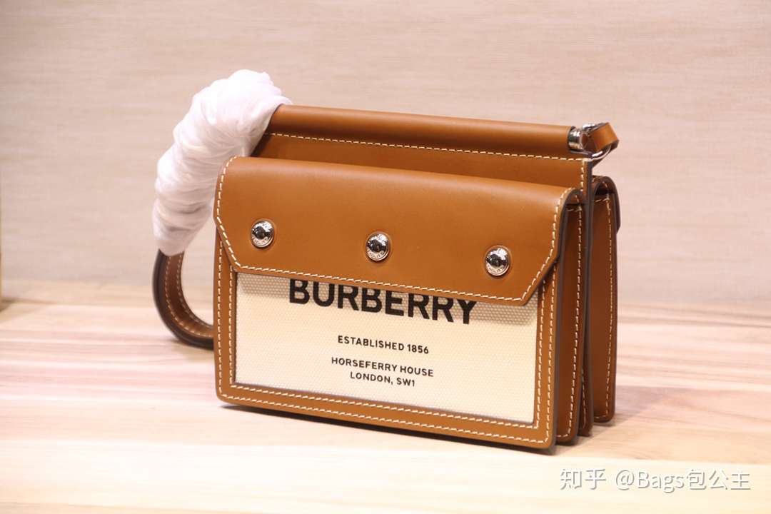 Burberry包包最最不能错过的经典款真是让人羡慕 知乎