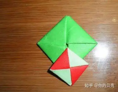 不是每一种纸都能用来叠宝,宝的纸必须是书本纸或者是教科书,每次发