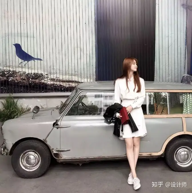 女生通用的8个拍照姿势，教你摆拍出最美的pose - 墨华网 (图2)