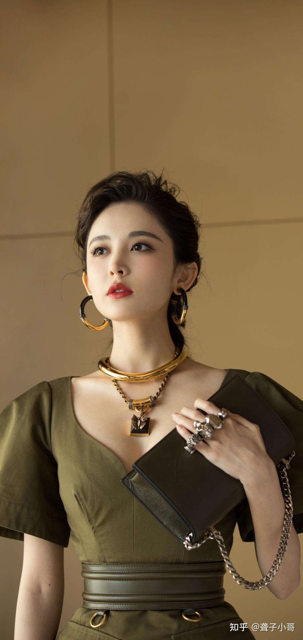 聋子小哥 的想法: 古力娜扎是一位出生在新疆的明星,由于她… - 知乎