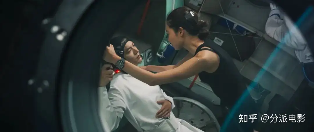 李敏镐新剧《问问星星吧》又整活,斥资500亿把恋爱谈到外太空?