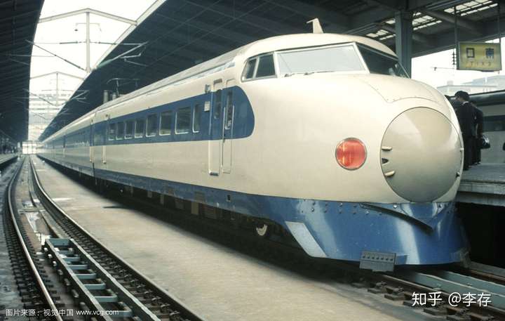 1980年代,当时的新干线火车头长这样