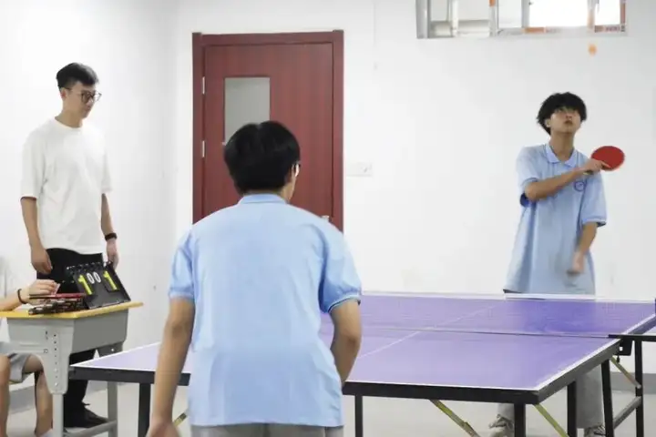 浙江省广播电视中等专业学校塘栖校区第三届乒乓球比赛圆满落幕(图2) 浙江省广播电视中等专业学校塘栖校区第三届乒乓球比赛圆满落幕(图2)