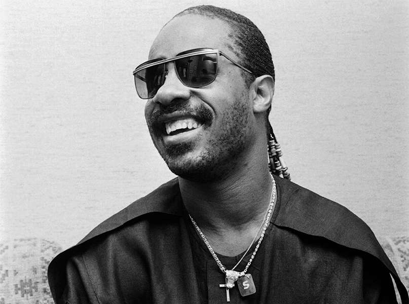 别在你是我的眼了 失明挡不住这位音乐奇才 Stevie Wonder Superstition 知乎