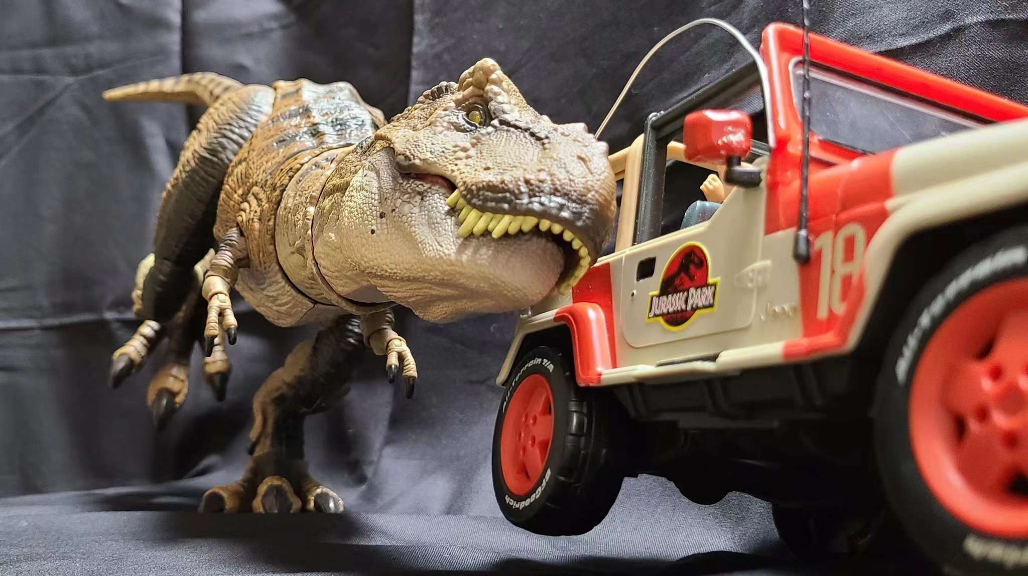 江泓 的想法: 2022美泰霸王龙—还原经典追车场景! 之… - 知乎