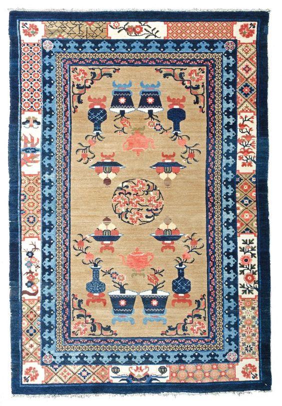 配色是典型的黄,蓝,驼色蒙古刺绣毯内蒙古至今仍是国内重要的地毯产区