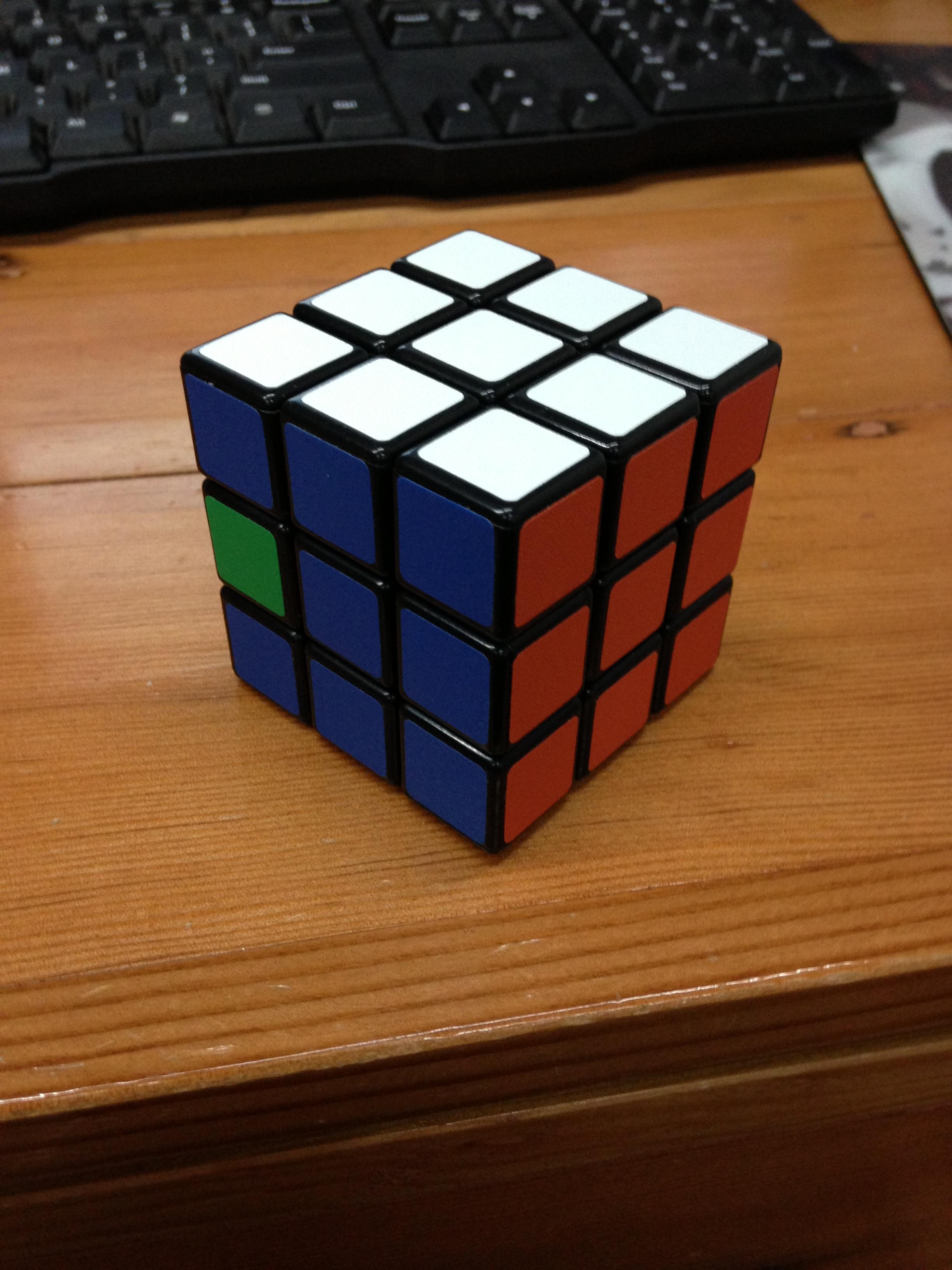 能帮我看看这魔方还能还原么?