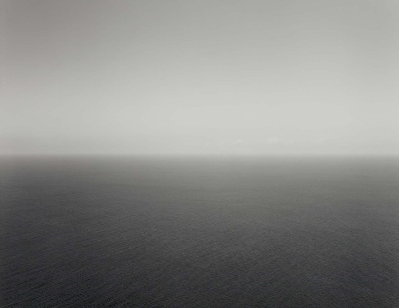 有兴趣的可以去看看:#作品003 杉本博司的"海景"   white room   知乎
