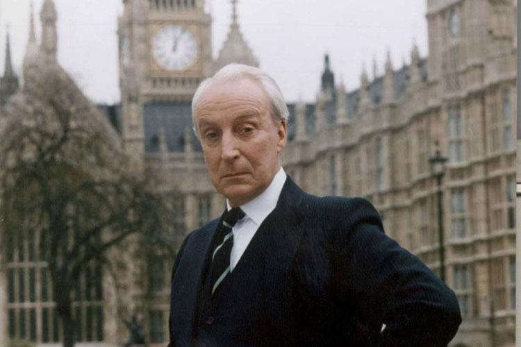 有哪些反映英国政治制度的电视剧或者电影?