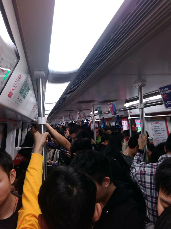 为什么深圳地铁上人这么少?