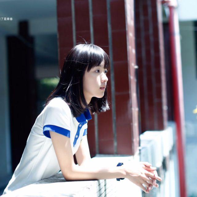 关雅荻,没看过小说,只看了电影,公映当天买票去的.