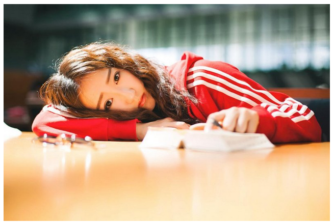 拍照如何拍出氛围感环境 9a1d8443b84e73bed6ca8a8ed5227265_r.jpg