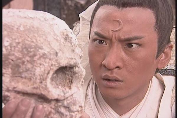 包公脑门上的月牙到底朝那边