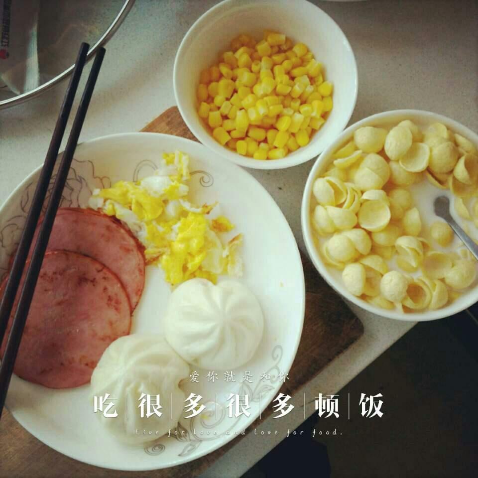 身小白,上半身肌肉少得可怜,请了一个月私教,基