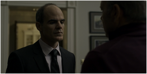 《纸牌屋》里面道格为什么对弗兰克西斯那么忠心?