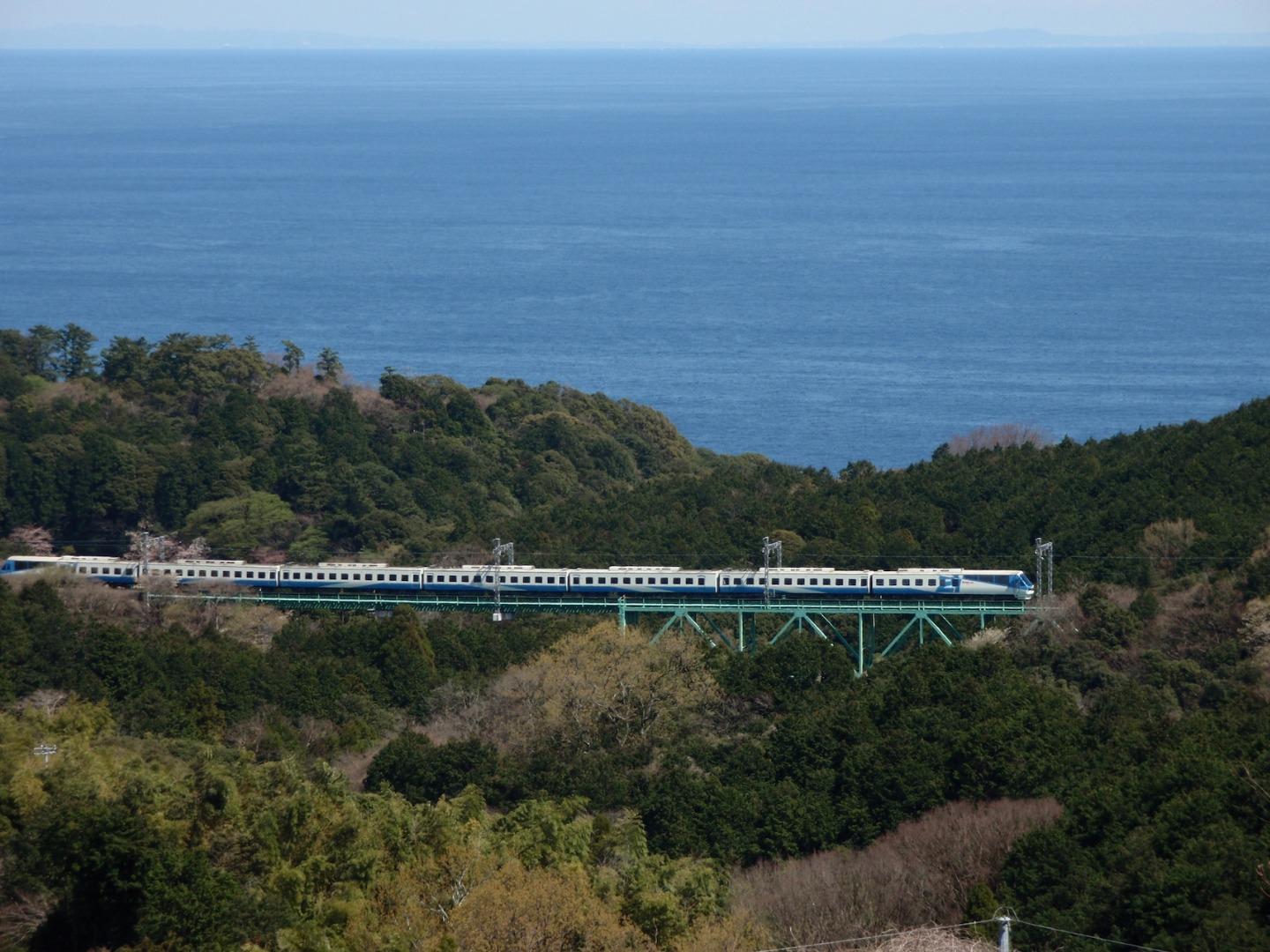 川端之旅 东伊豆铁道急行 知乎