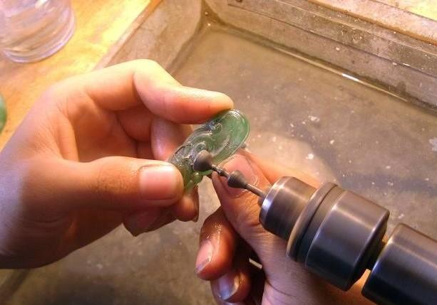 翡翠原石到成品的制作全过程